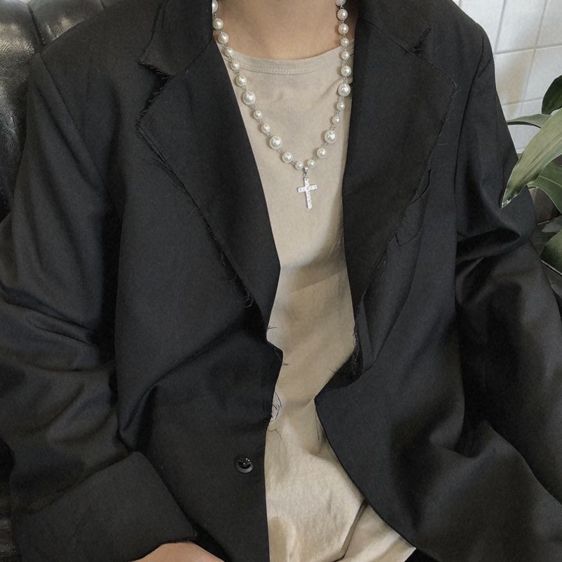 Dây chuyền đính hạt ngọc trai giả phối mặt hình chữ thập phong cách hip hop cá tính