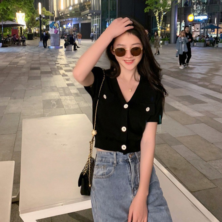 Áo len cộc tay cổ V 2 túi ngực