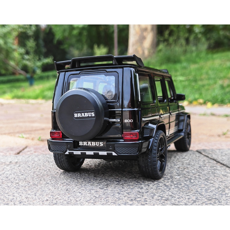 Xe mô hình Mercedes-Benz G800 Brabus tỉ lệ 1:22