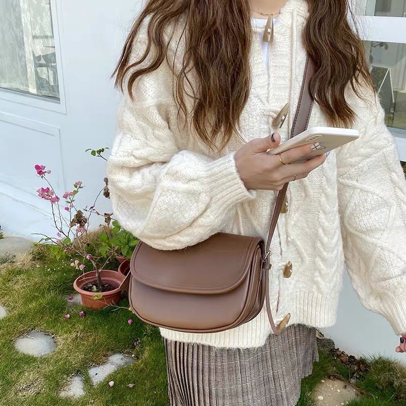 Túi đeo chéo mini da bán nguyệt phong cách Retro cổ điển dễ phối đồ