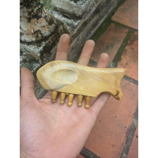Dụng cụ mát xa hình lược gỗ thơm