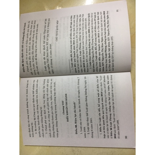 Sách - Luật giao thông đường bộ (Hiện hành) (NXB Chính trị quốc gia Sự thật) | BigBuy360 - bigbuy360.vn