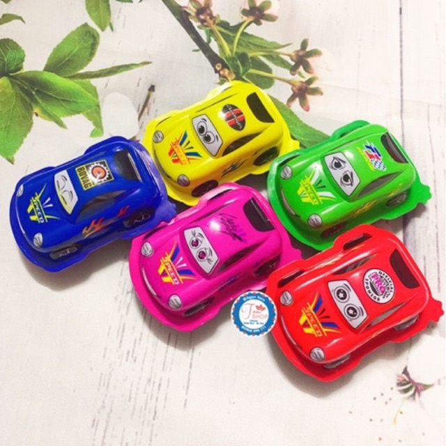 Bánh quy chấm kem hình xe hơi