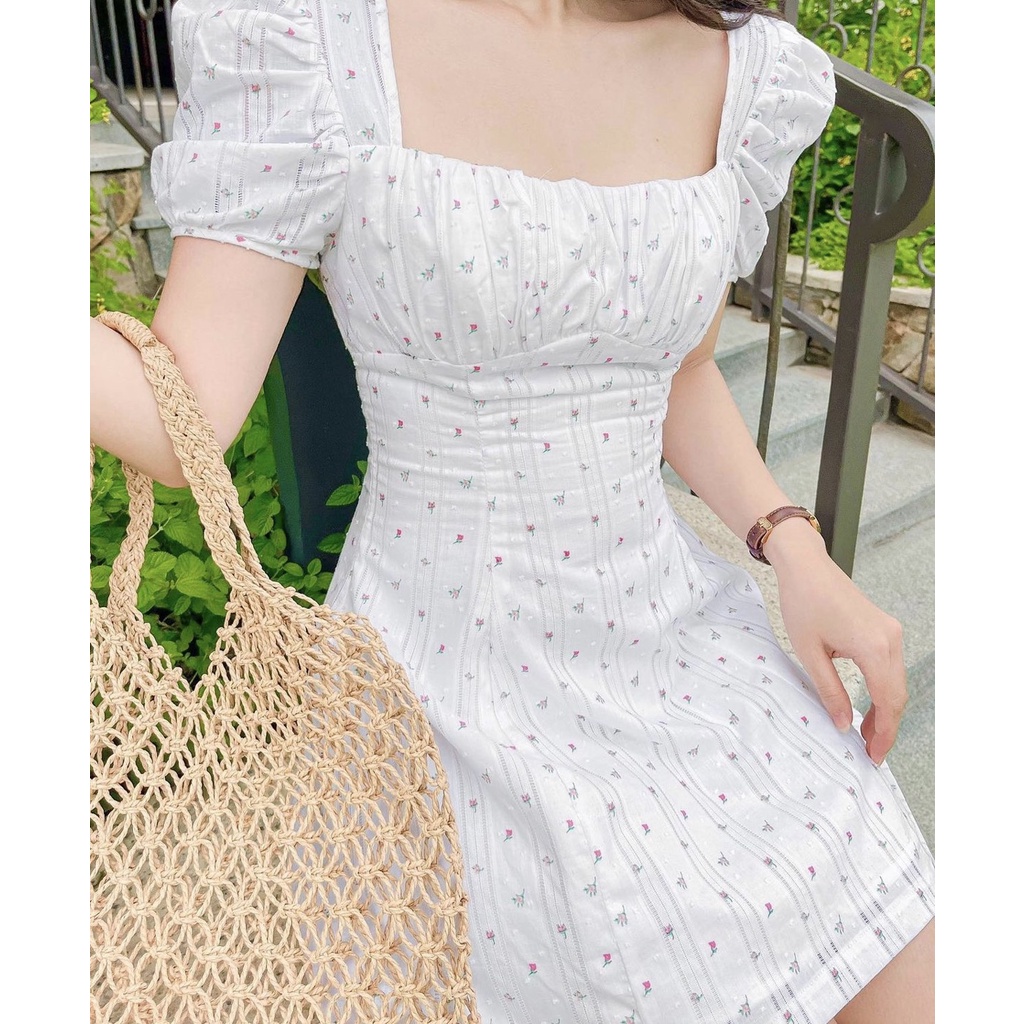 Váy hoa thô vân nổỉ,đầm cổ vuông dày dặn. Hàng hai lớp lót cân thận mặc nhẹ nhàng