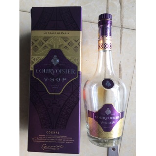 Vỏ chai rượu Courvoisier