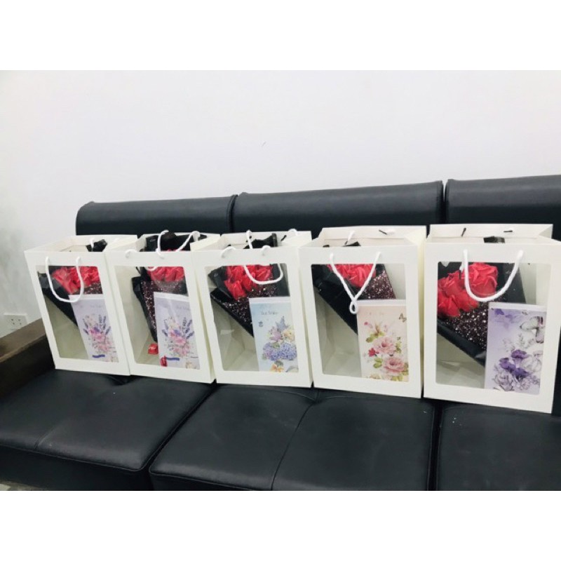 Hoa sáp bó 11b kèm túi thiệp