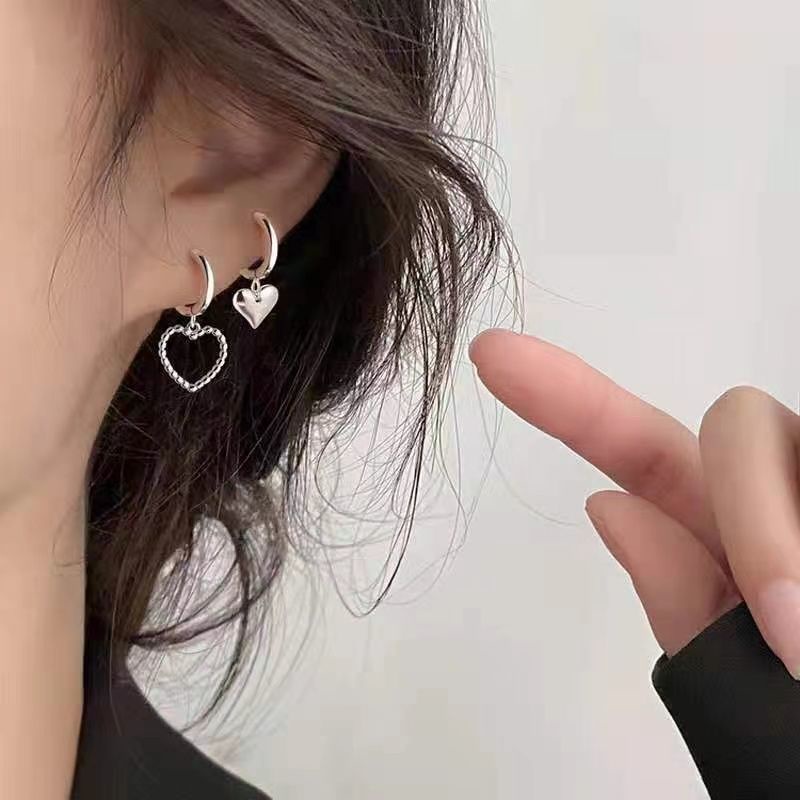Bông tai hình trái tim màu bạc thời trang dành cho nữ