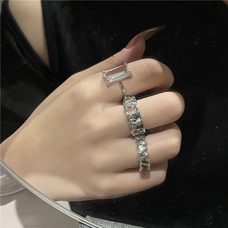 Nhẫn hình trái tim/ hành tinh đính đá zircon thời trang cao cấp