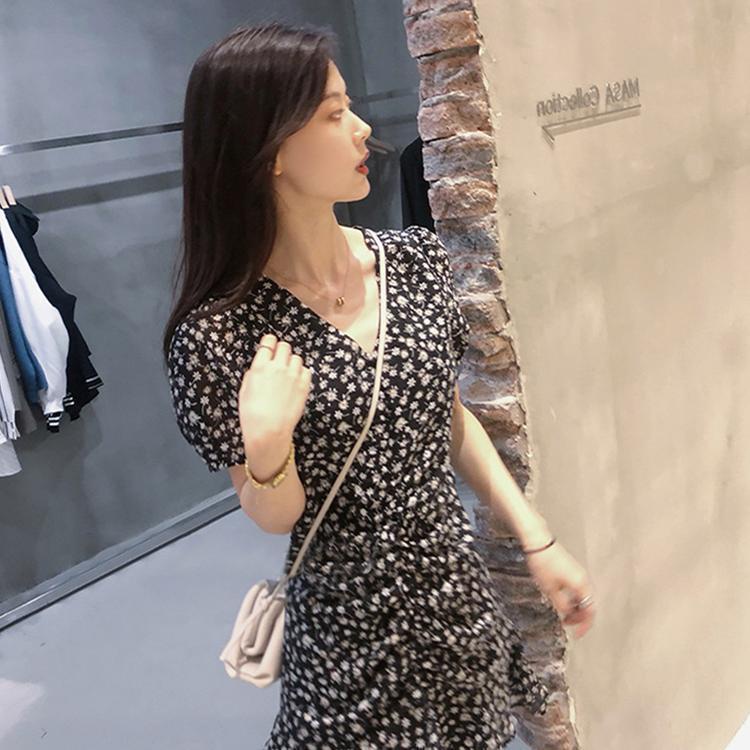 Đầm Hoa Cổ Chữ V Xếp Ly Phong Cách Pháp Hợp Thời Trang Hè Cho Nữ