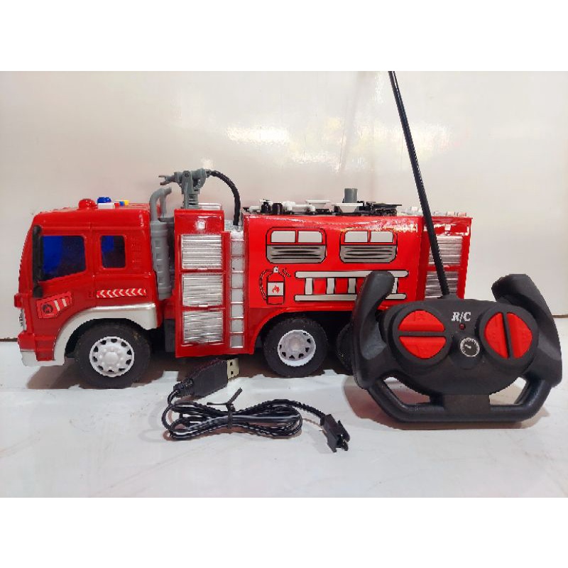 Xe Đồ Chơi Cứu Hỏa Điều Khiển Hú Còi, Xịt Nước