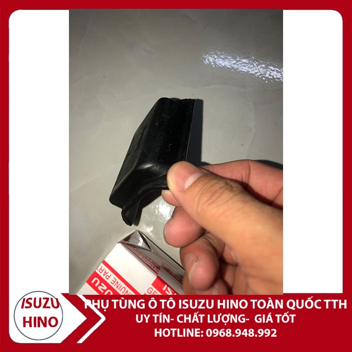 Cao su đỡ nhíp phụ Isuzu QKR 91ps, QKR 230, Qkr 270, NMR 1.7, NQR75, NPR 130