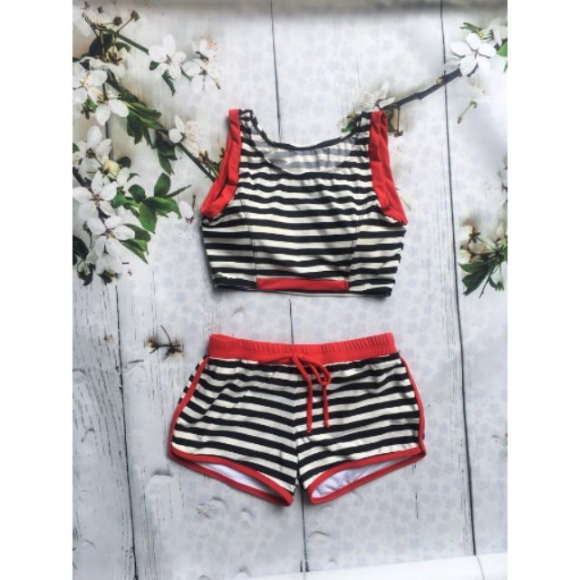 Bikini crop kín đáo