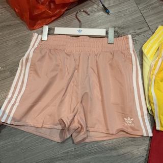 quoc ngắn adidas