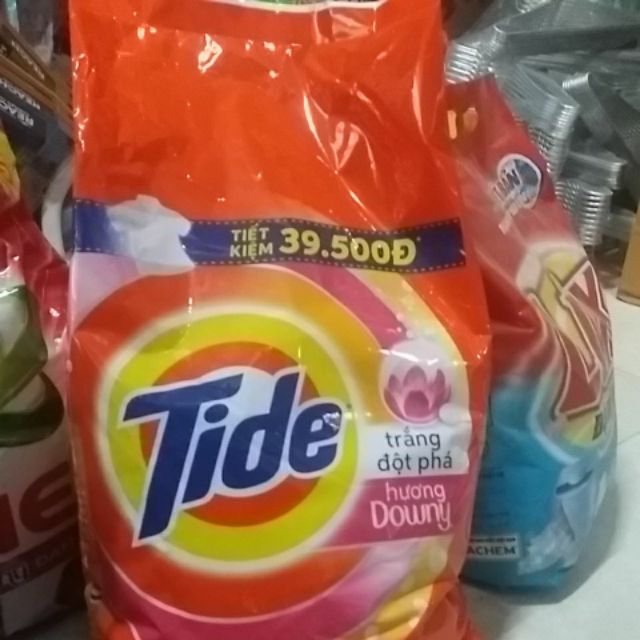 Bột giặt Tide trắng đột phá hương downy túi 5kg.