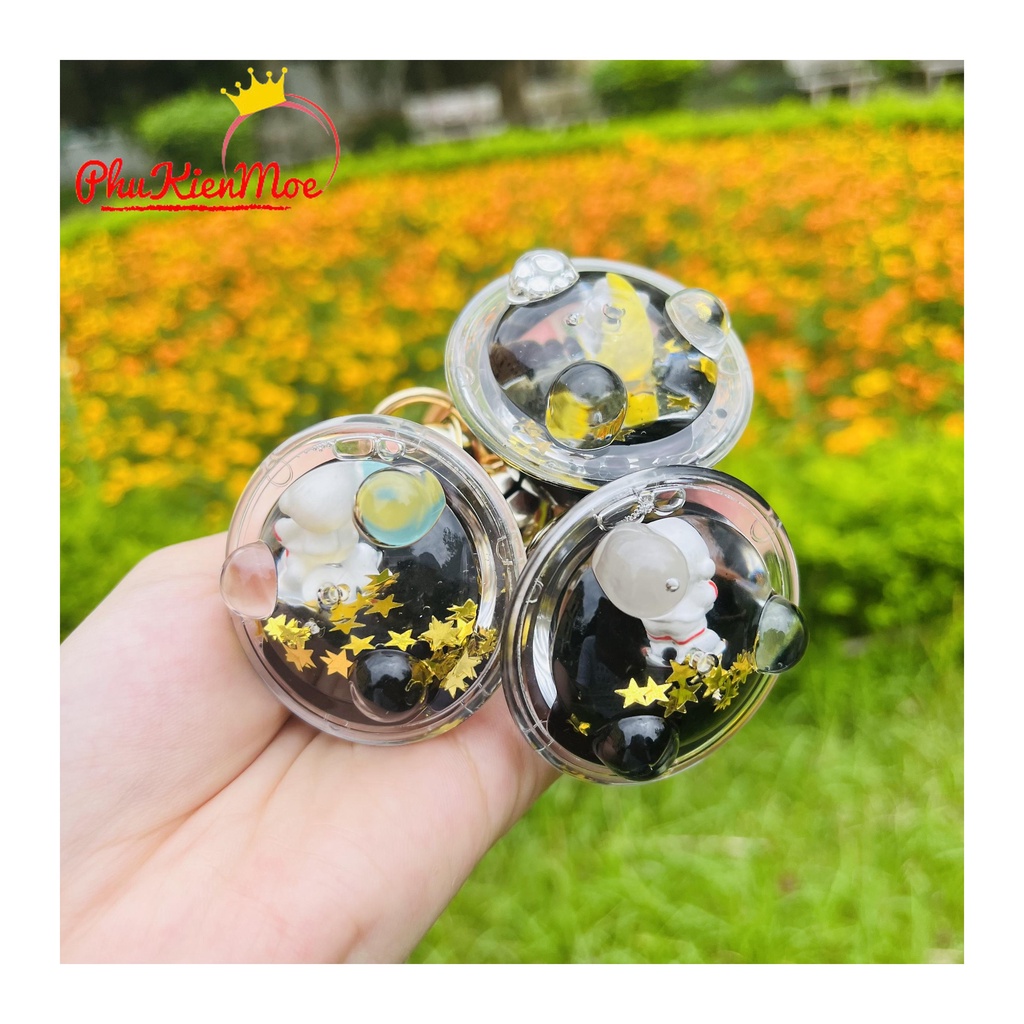 Móc chìa khóa phi hành gia chứa nước màu đen hottrend, hàng loại 1