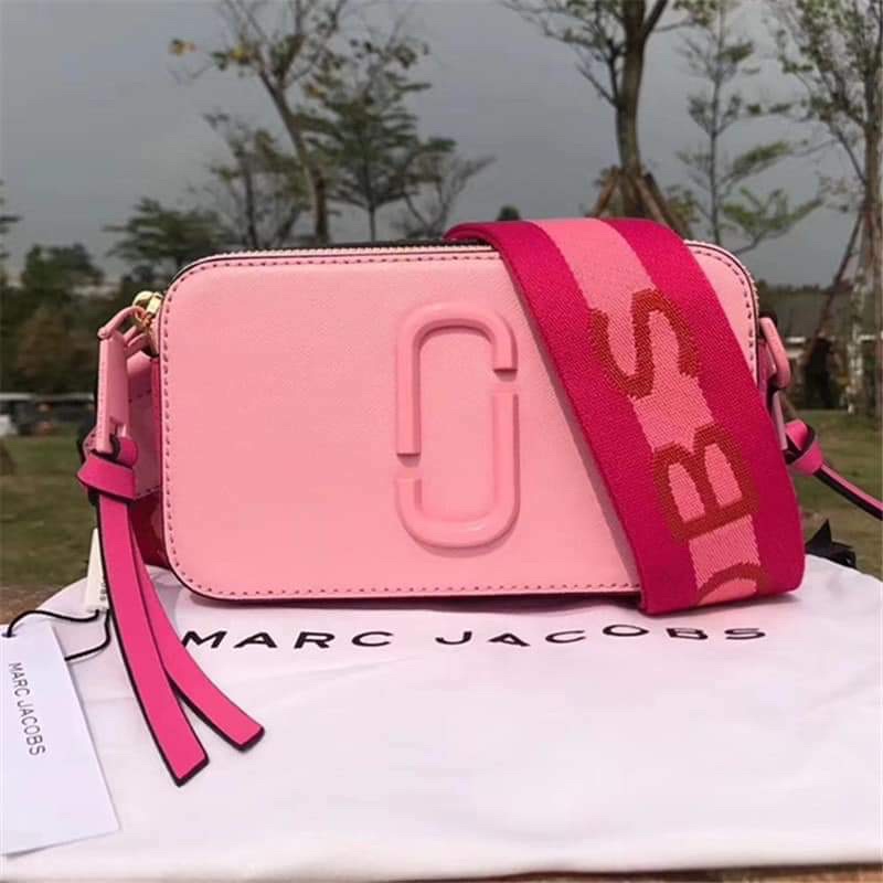 TNS-Túi đeo chéo form hộp hot hit dây đeo bản to Marcie crossbody-màu hồng tươi trẻ