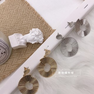 Khuyên tai tròn vân sọc thẳng