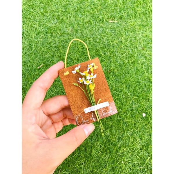 Hoa daisy thu nhỏ bằng đất sét