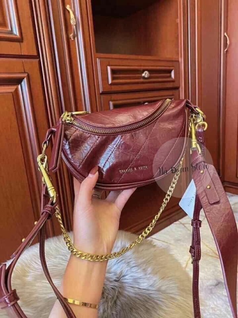 Túi bao tử Charles keith