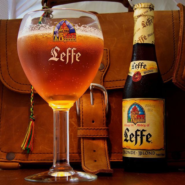 Bia Leffe Vàng ( Leffe Blonde ) 6,6% Thùng 24 Chai 330ml Nhập Khẩu Bỉ