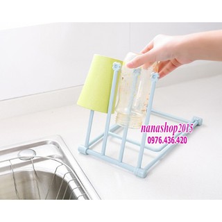 Kệ treo khăn, úp bình sữa, cốc gấp gọn