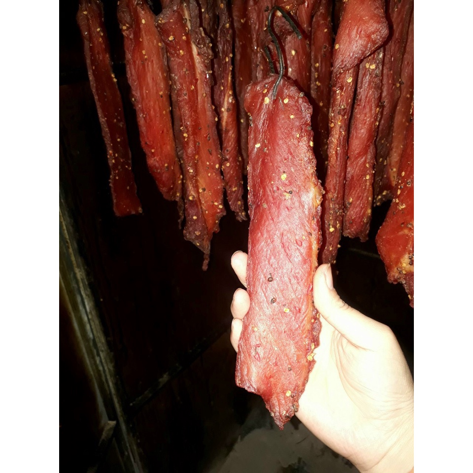 Thịt lợn chuẩn Sapa 100% sấy gác bếp - sấy than củi thơm ngon đậm vị tây bắc kèm chẳm chéo | BigBuy360 - bigbuy360.vn
