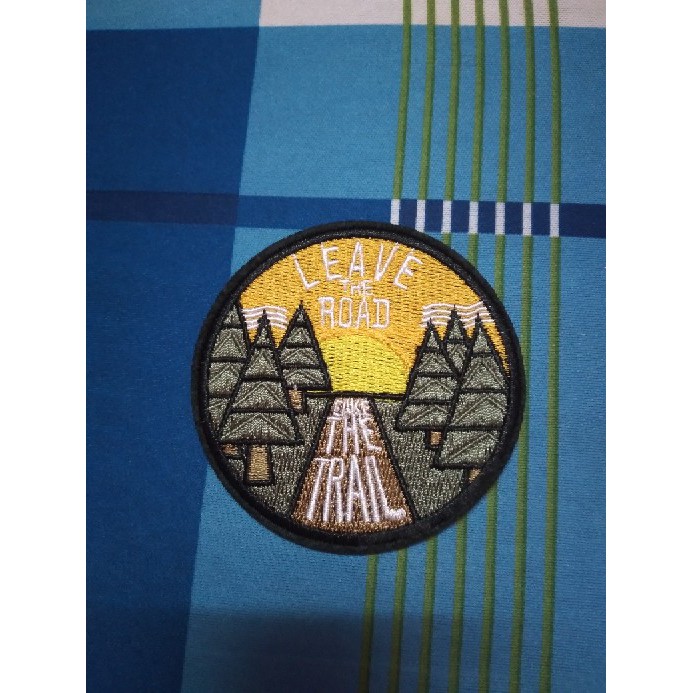 Miếng vá ủi quần áo hoặc thêu nhiều hình tự chọn dùng cho quần jean, áo phông, áo khoác, giày dép, mũ,đầm, túi xách.....