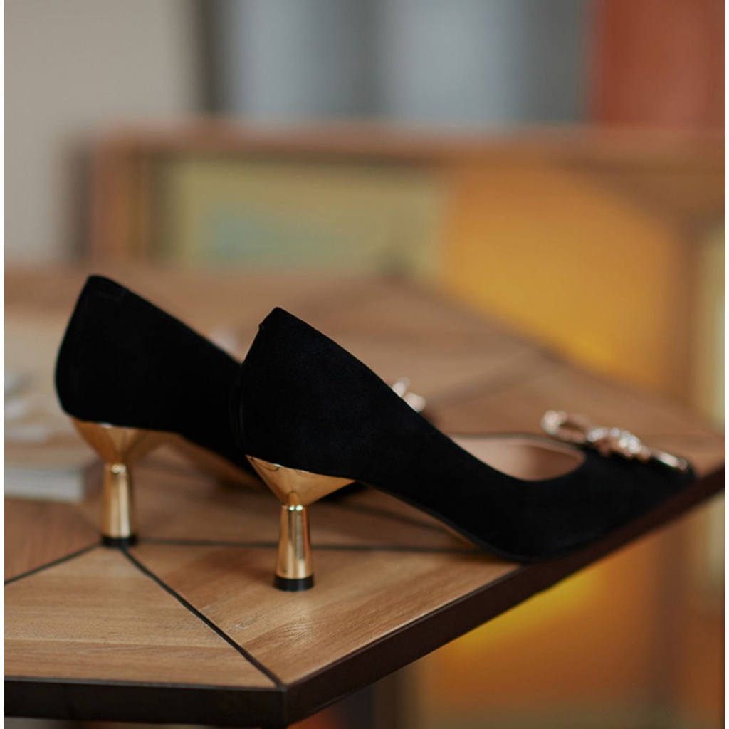 Giày cao gót mũi nhọn, cao 5p charm nơ đá, chất liệu da lộn, kiểu dáng trẻ trung-tiemgiaydazzling DA694