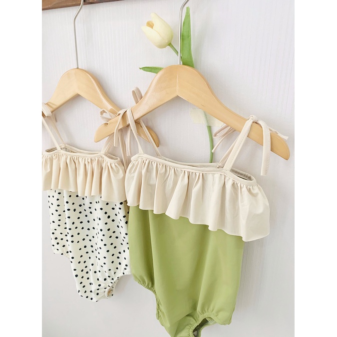 Đồ bơi bèo ở ngực hoạ tiết chấm bi, màu bơ cực xinh