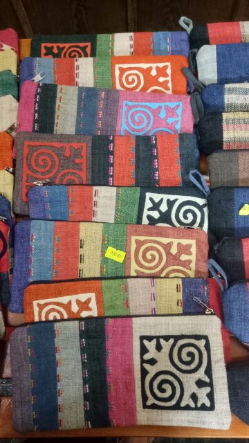 Ví dài thổ cẩm Lanh Hà Giang