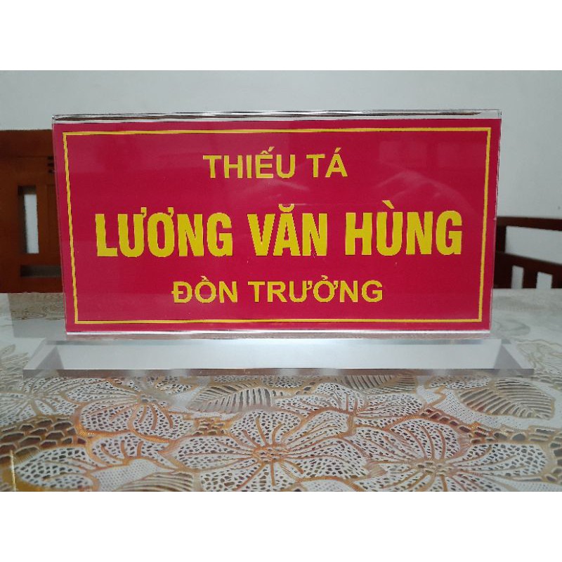 biển chức danh mica quân đội