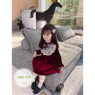 váy nhung đỏ phối cổ ren trắng