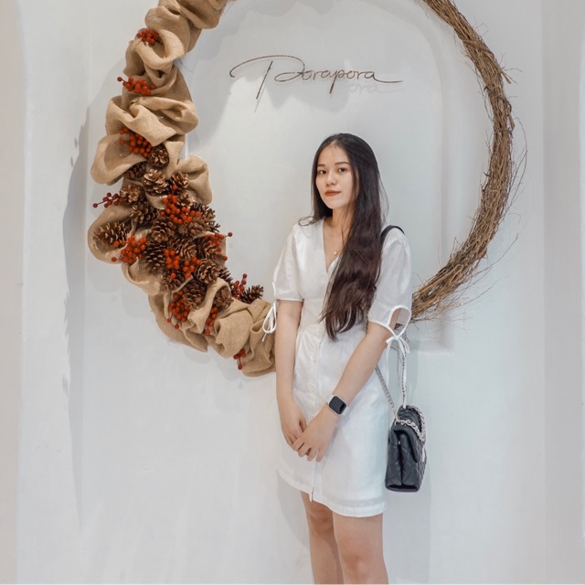 Đầm dài cổ V trắng chất dày dặn