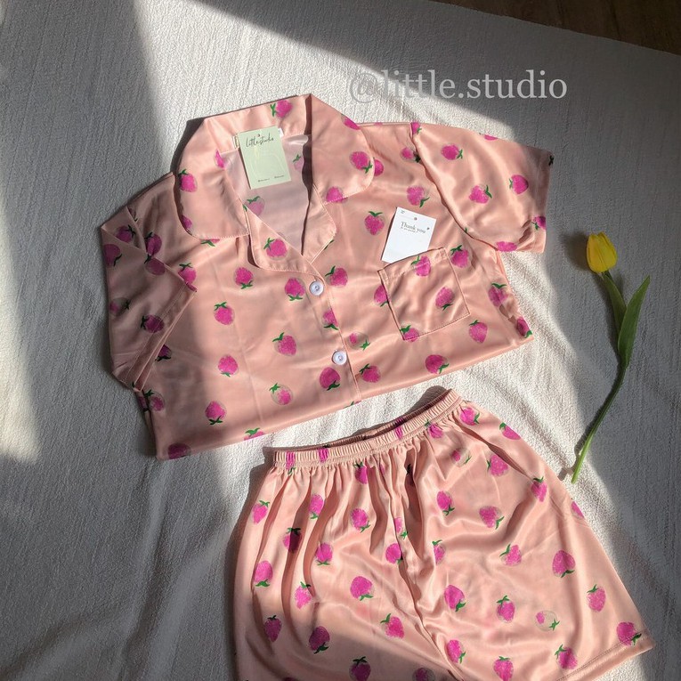 Bộ Pyjama họa tiết quả dâu hồng mùa hè dễ thương