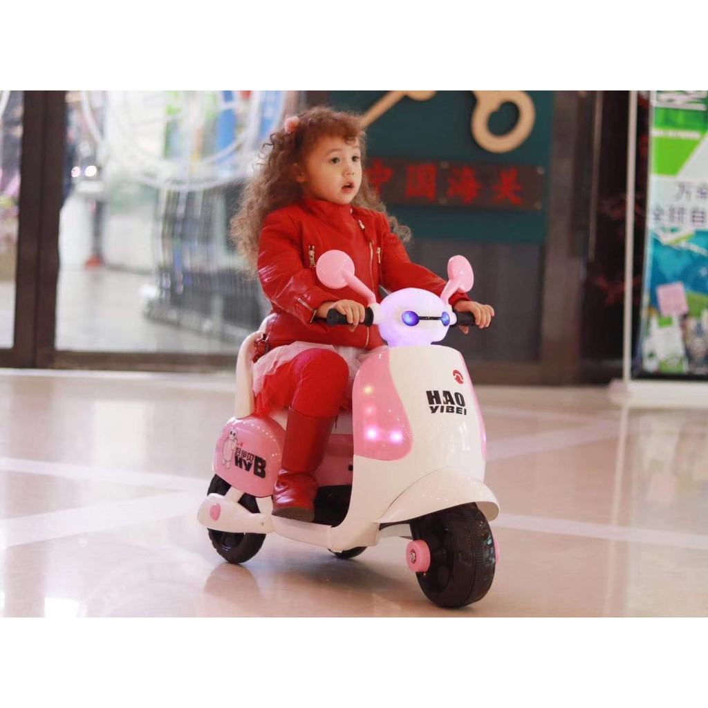 XE MÁY ĐIỆN VESPA MẮT NỐI CHO BÉ YÊU