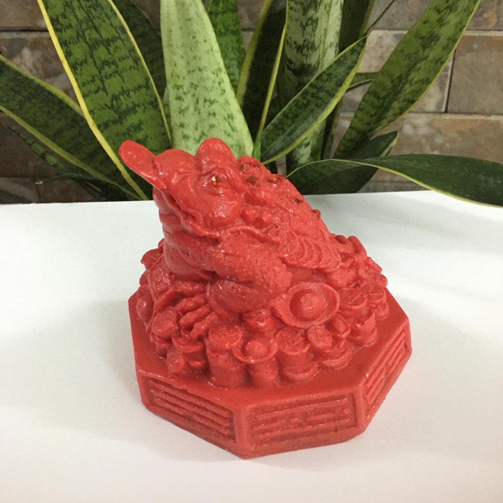 Cóc ngậm tiền màu đỏ cao 10 cm rộng 10 cm mang tài lộc