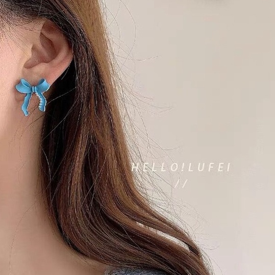 Khuyên Tai Nữ Trang Tạo Hình Độc Đáo