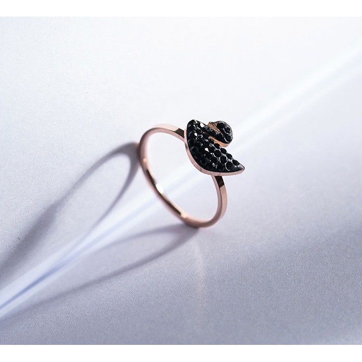 Nhẫn titan nữ màu hồng kiểu thiên nga đính full đá siêu đẹp, bền màu- Tặng hộp - Đem lại sự quyến rũ cho đôi tay của bạn