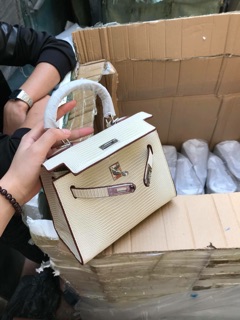 Túi xách nữ trắng