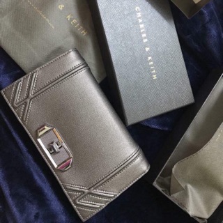 Túi charles & keith authentic
