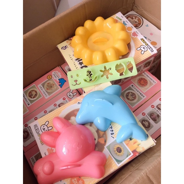 Bộ 4 khuôn làm cơm bento hình thỏ, cá heo, hoa