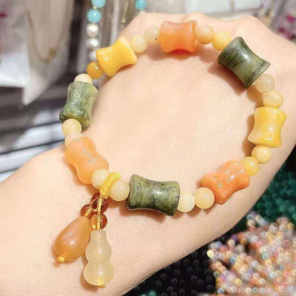 Vòng Tay Mã Não Tự Nhiên Đính Quả Bí Ngô Độc Đáo