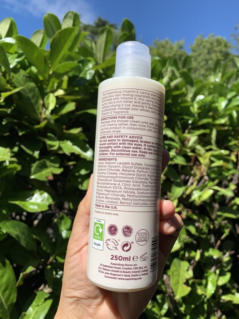 (Nội địa UK) Sữa tắm tăng cường dưỡng ẩm chứa VITAMIN E chống lão hoá toàn thân SKINCARE BY SUPERDRUG | BigBuy360 - bigbuy360.vn