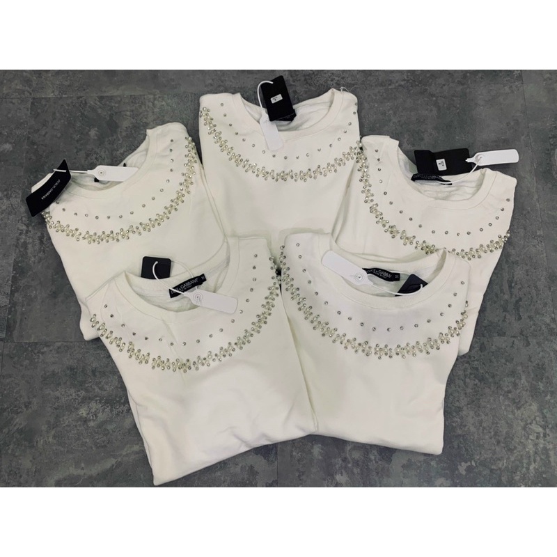 Áo nỉ đính đá hot trend ✅