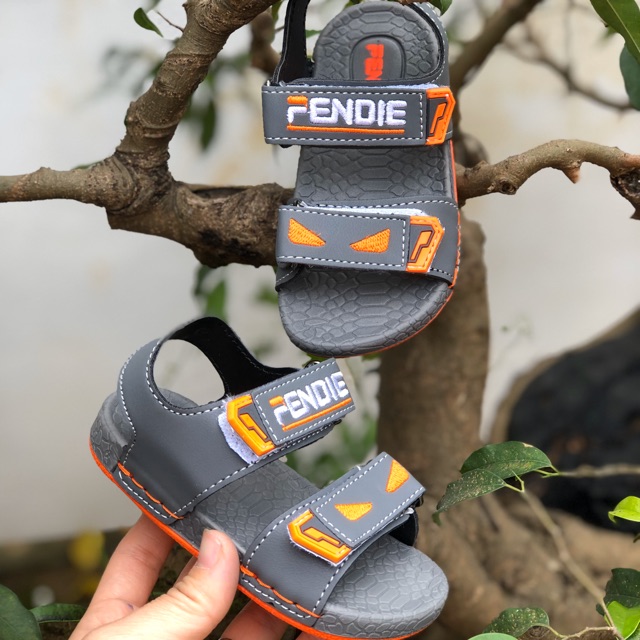 Dép siêu nhẹ bé trai