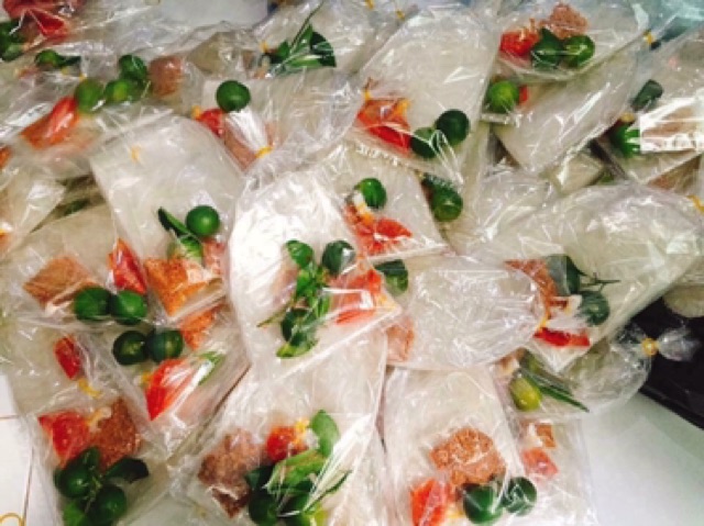 Bánh tráng muối tắc