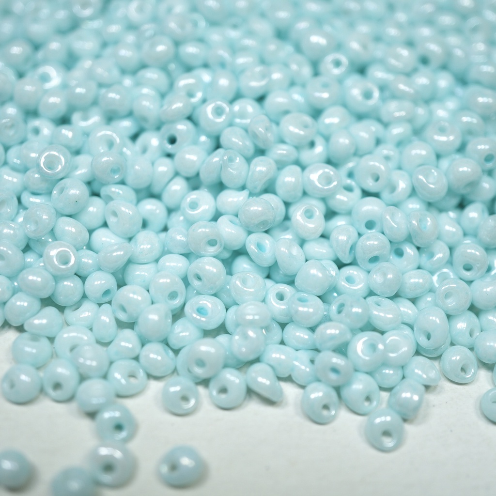Gói 20gr hạt cuờm thuỷ tinh lệch lỗ 5mm