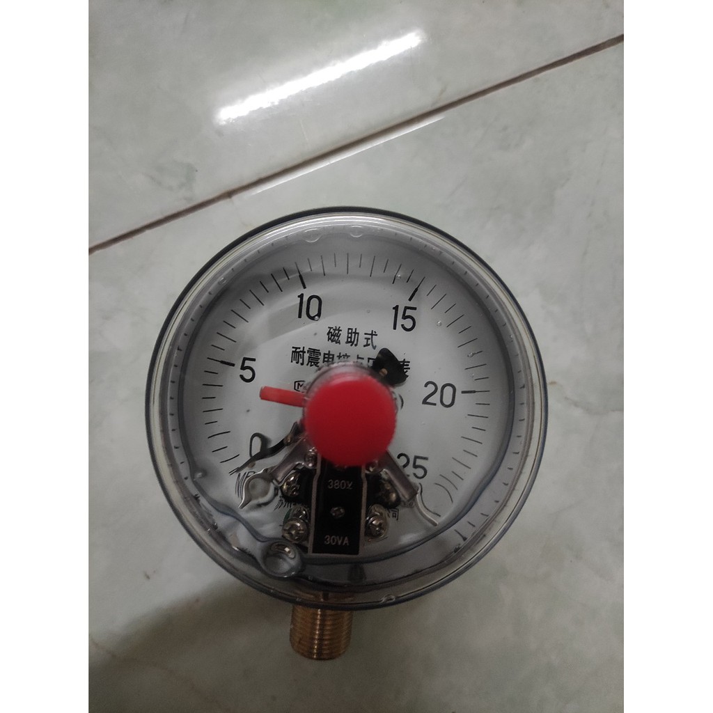 Đồng hồ áp suất 3 kim YNXC100 dải 0~40Mpa (400kg/cm2) chân thẳng có dầu