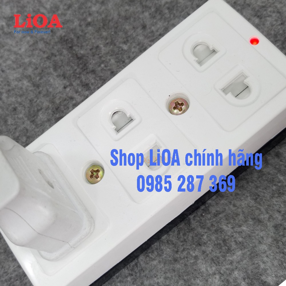 Ổ cắm ba 2 chấu LiOA lắp nổi có nắp che an toàn và đèn báo