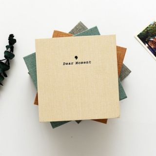 Album ảnh chứa 50 ảnh 9x12 bìa vải in chữ Dear Moment